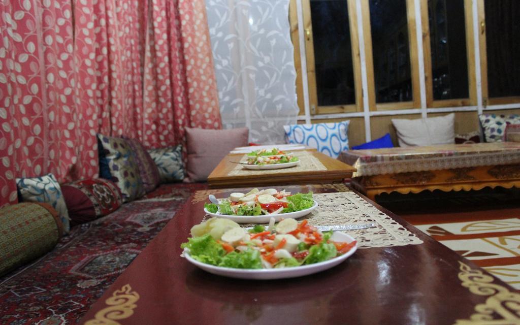 Tsetan Guest House Leh Exterior foto