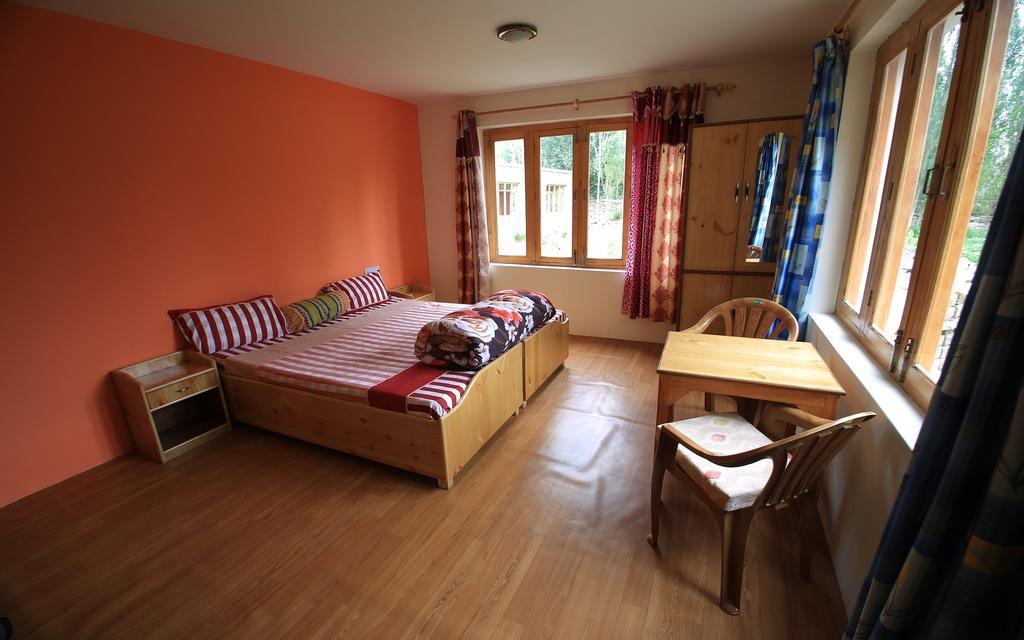 Tsetan Guest House Leh Exterior foto